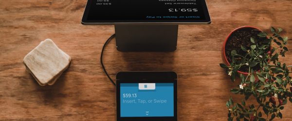 clay-banks-31l-8hY1mt4-unsplash computer monitor